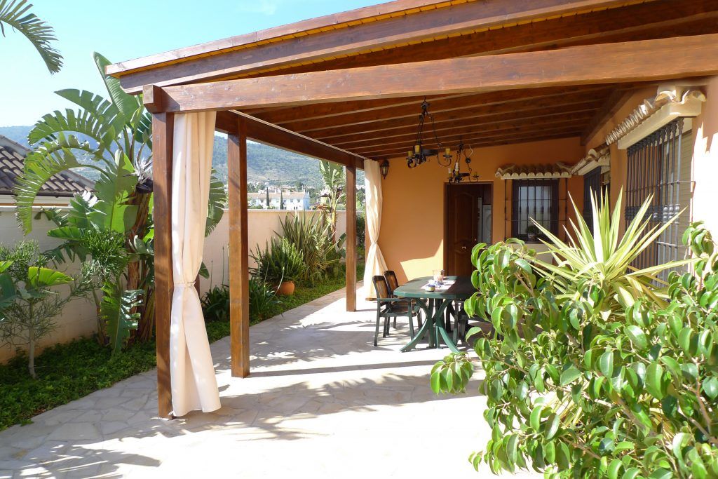 pergola de madera personalizada málaga